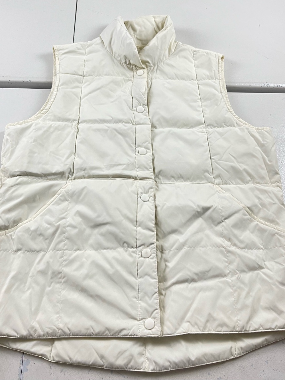 Lands End Puffer Vest Down Filled Women size Medium White Ski vest